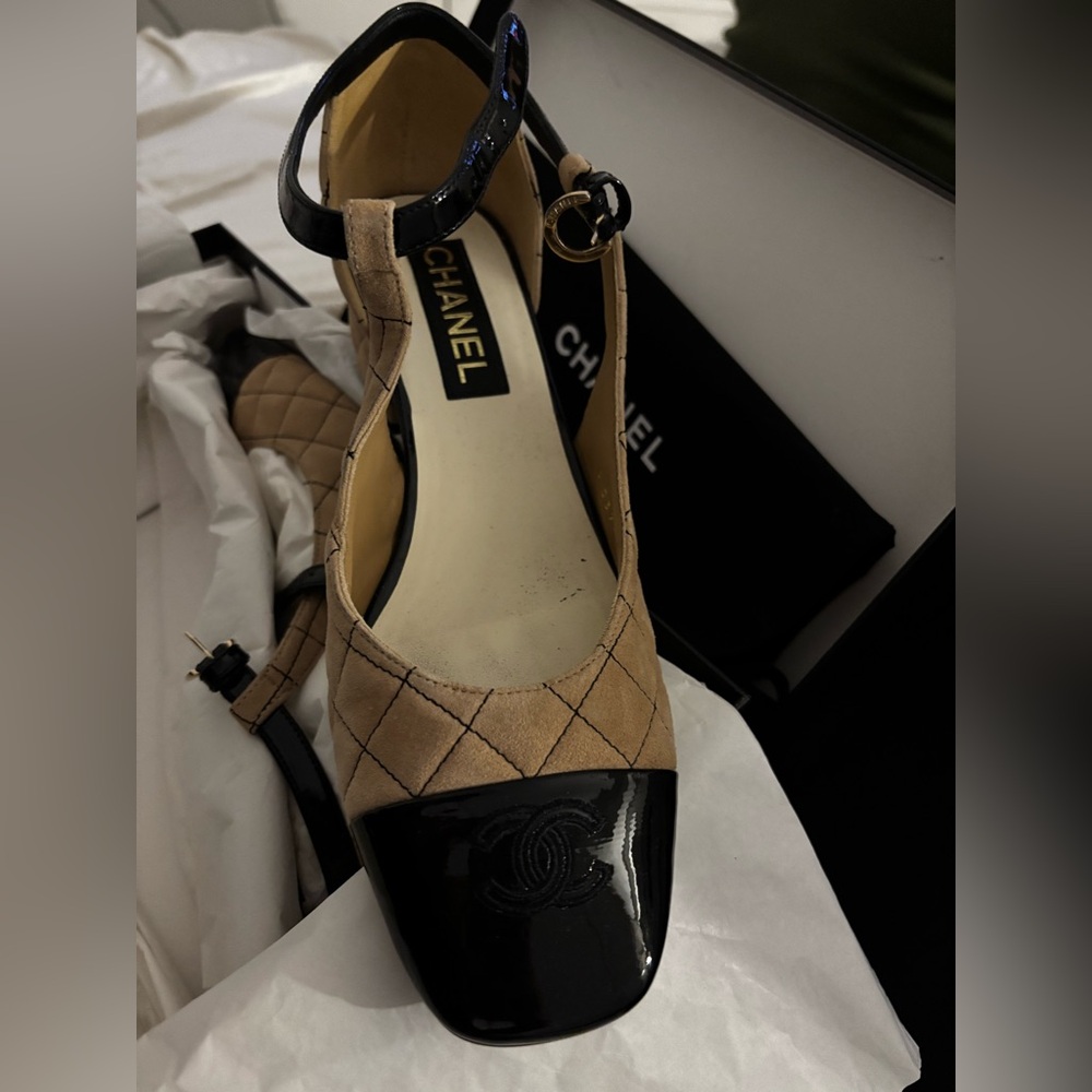 Chanel Women's Square Quilt Mary Jane beige/black shoes EUC Retail $1250